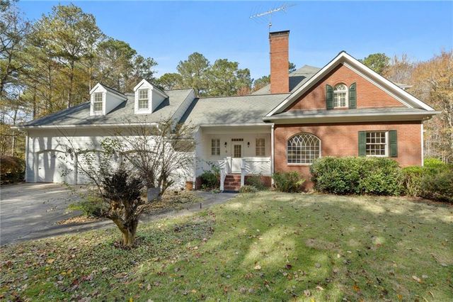 8467 Hearn Road, Chattahoochee Hills, GA 30268
