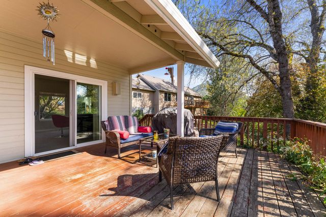 105 Cedar Ridge Terrace, Rogue River, OR 97537