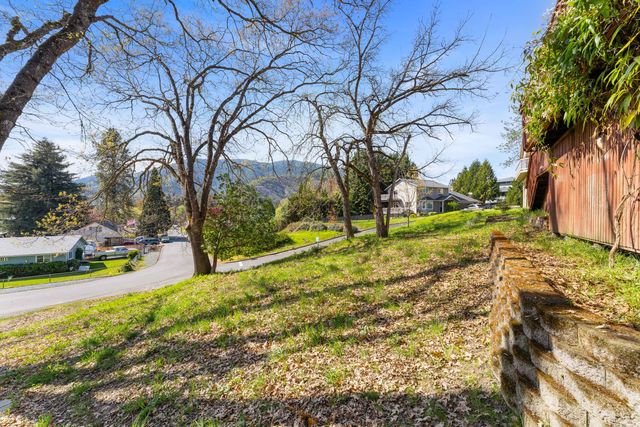 105 Cedar Ridge Terrace, Rogue River, OR 97537