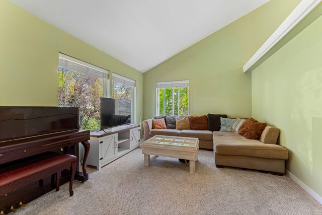 105 Cedar Ridge Terrace, Rogue River, OR 97537