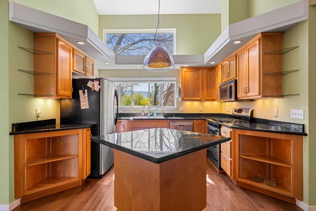 105 Cedar Ridge Terrace, Rogue River, OR 97537