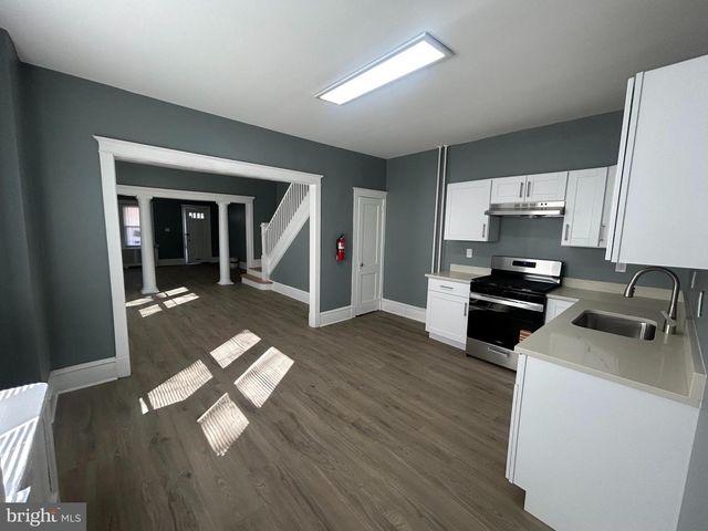 1352 CARL MILLER BLVD, Camden, NJ 08104