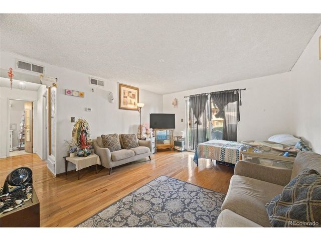 10211 Ura Ln 5-106, Denver, CO 80260