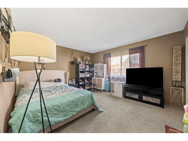 10211 Ura Ln 5-106, Denver, CO 80260