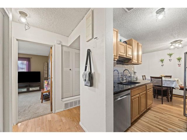 10211 Ura Ln 5-106, Denver, CO 80260