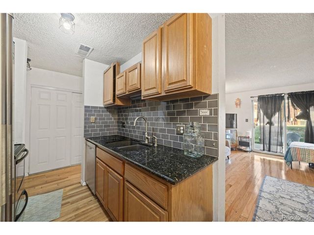 10211 Ura Ln 5-106, Denver, CO 80260
