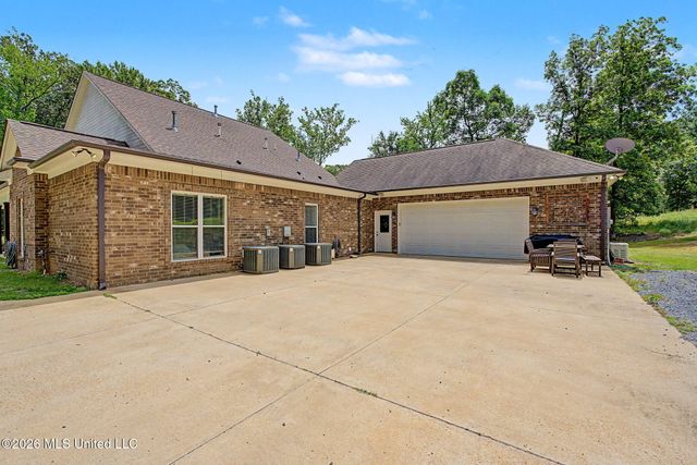 5665 Mcingvale Road, Hernando, MS 38632