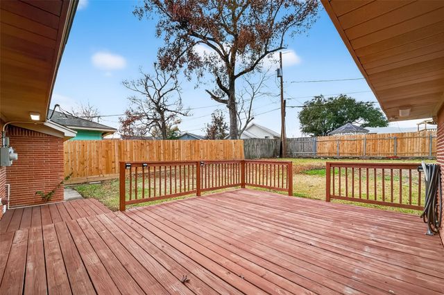 515 Maple Way, Houston, TX 77015