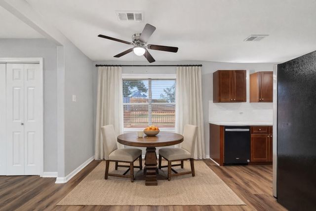 515 Maple Way, Houston, TX 77015