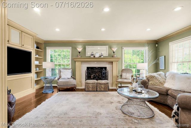 1451 Courtleigh Terrace, Bloomfield Hills, MI 48301