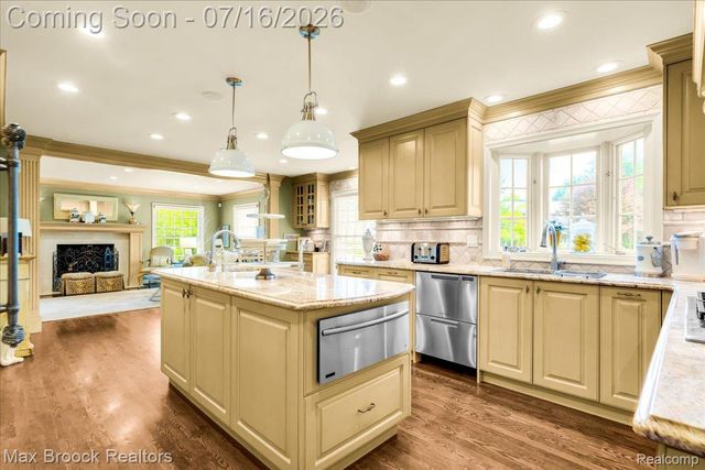 1451 Courtleigh Terrace, Bloomfield Hills, MI 48301