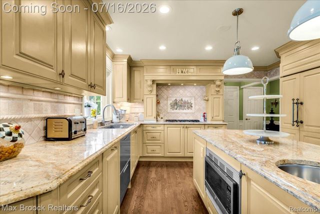1451 Courtleigh Terrace, Bloomfield Hills, MI 48301