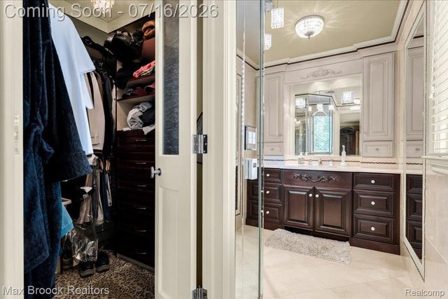 1451 Courtleigh Terrace, Bloomfield Hills, MI 48301
