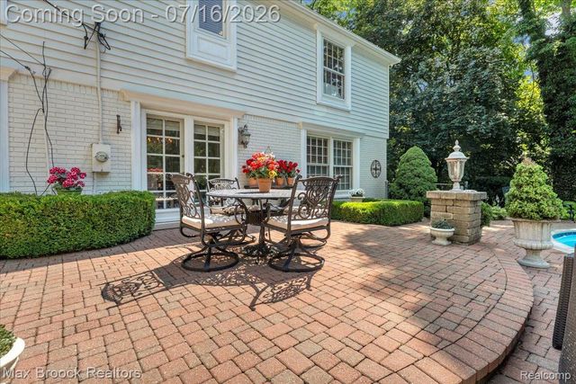 1451 Courtleigh Terrace, Bloomfield Hills, MI 48301