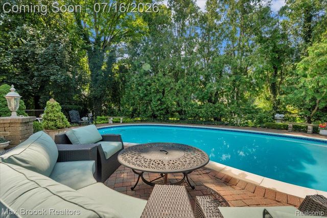1451 Courtleigh Terrace, Bloomfield Hills, MI 48301