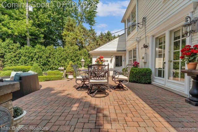 1451 Courtleigh Terrace, Bloomfield Hills, MI 48301