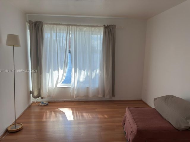 1284 NE 191 1284, North Miami Beach, FL 33179