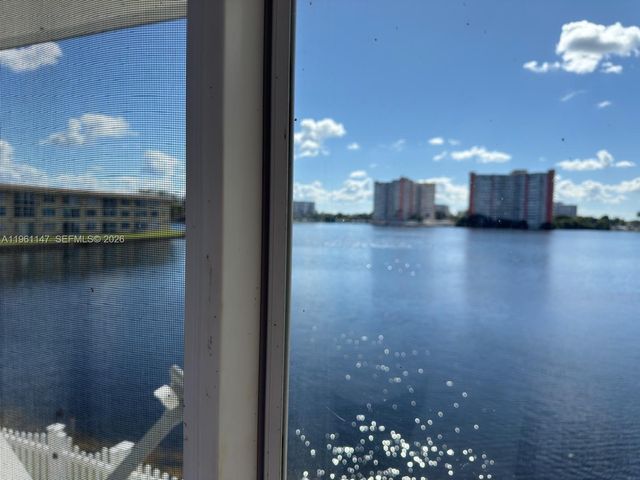 1284 NE 191 1284, North Miami Beach, FL 33179