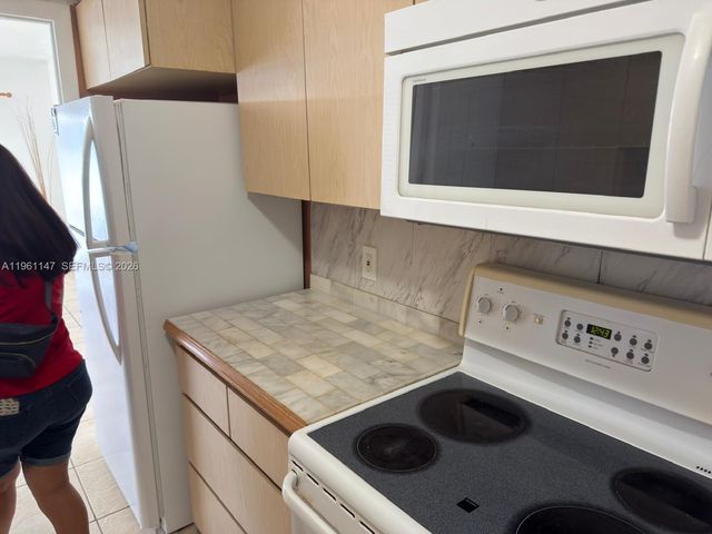 1284 NE 191 1284, North Miami Beach, FL 33179