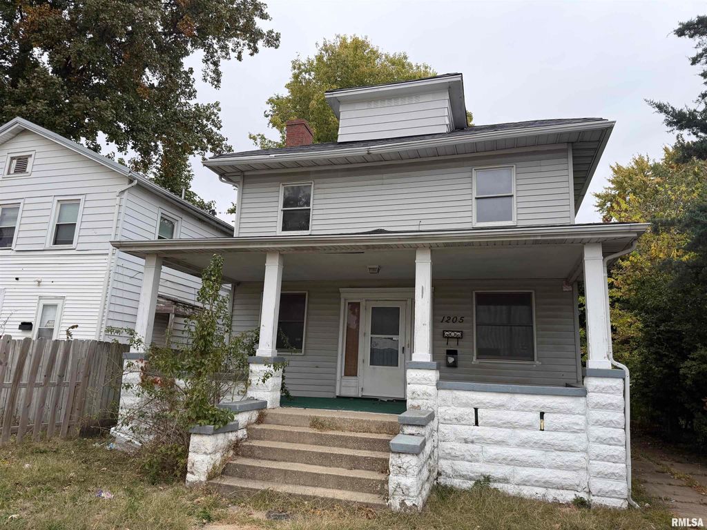 1205 Converse Avenue, Springfield, IL 62702
