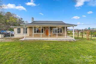 224 Laycock Road, Hendersonville, NC 28792