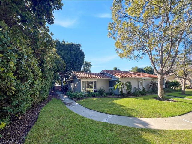 2056 Via Mariposa E A, Laguna Woods, CA 92637