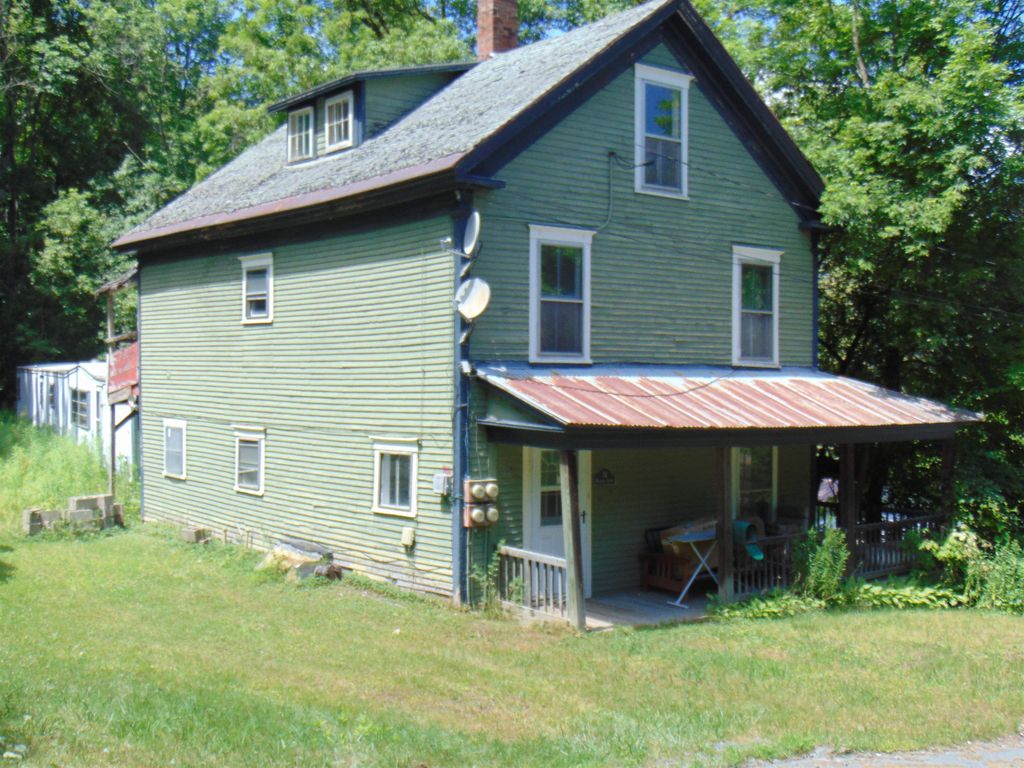 74 Mountain Avenue, St. Johnsbury, VT 05819