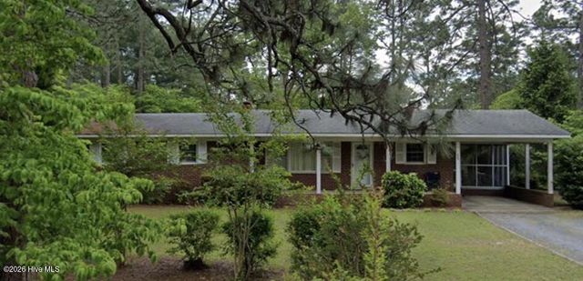 285 Mcdairmid Road, Pinehurst, NC 28374