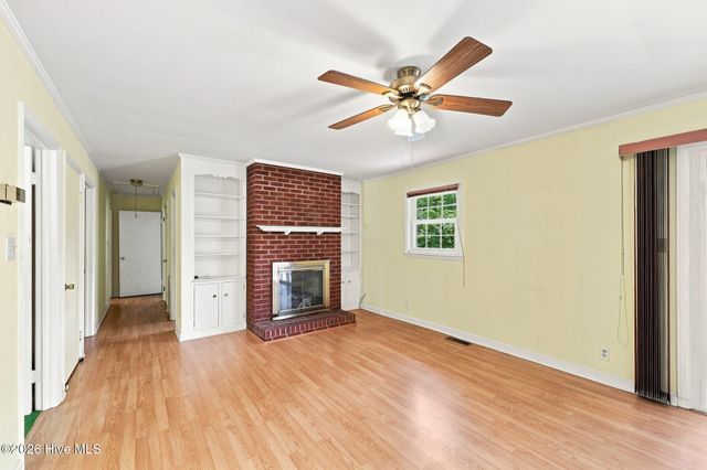 285 Mcdairmid Road, Pinehurst, NC 28374