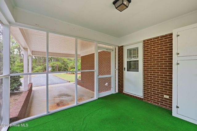285 Mcdairmid Road, Pinehurst, NC 28374