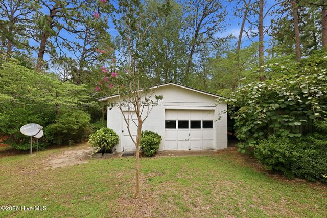 285 Mcdairmid Road, Pinehurst, NC 28374