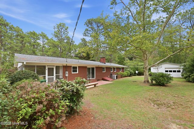 285 Mcdairmid Road, Pinehurst, NC 28374