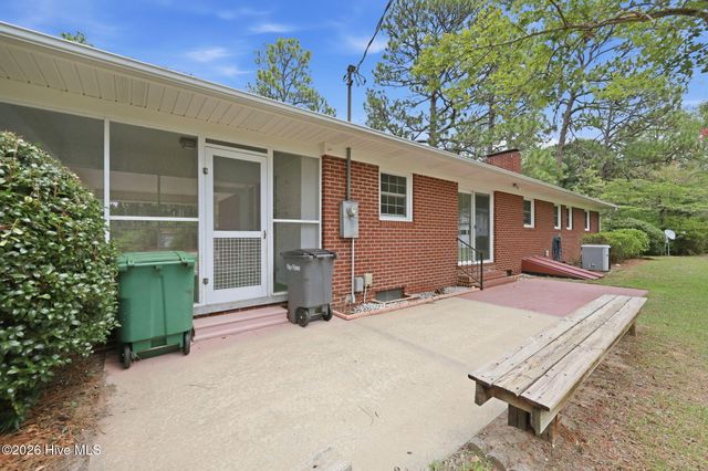 285 Mcdairmid Road, Pinehurst, NC 28374