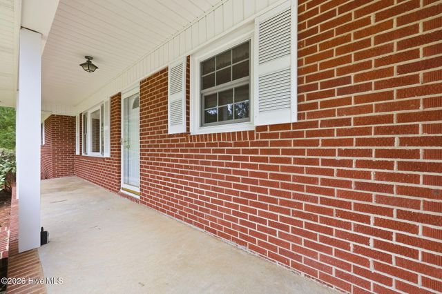 285 Mcdairmid Road, Pinehurst, NC 28374