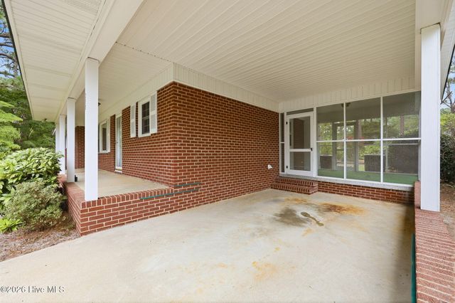 285 Mcdairmid Road, Pinehurst, NC 28374