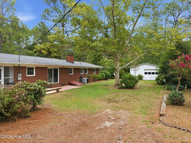 285 Mcdairmid Road, Pinehurst, NC 28374