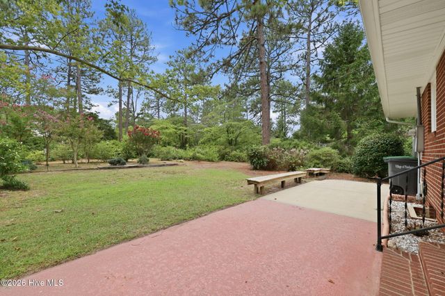 285 Mcdairmid Road, Pinehurst, NC 28374