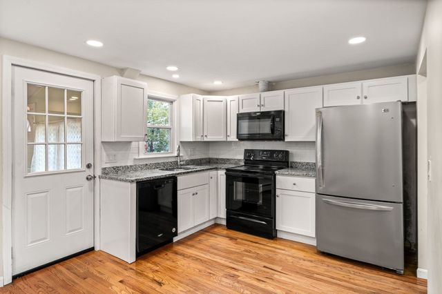 4 Niles Rd, Randolph, MA 02368