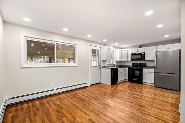 4 Niles Rd, Randolph, MA 02368