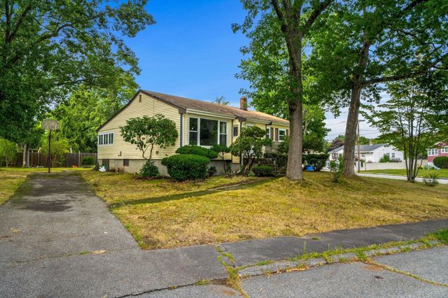 4 Niles Rd, Randolph, MA 02368