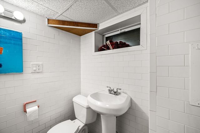 4 Niles Rd, Randolph, MA 02368