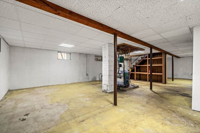 4 Niles Rd, Randolph, MA 02368