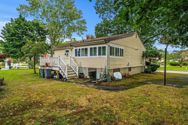 4 Niles Rd, Randolph, MA 02368