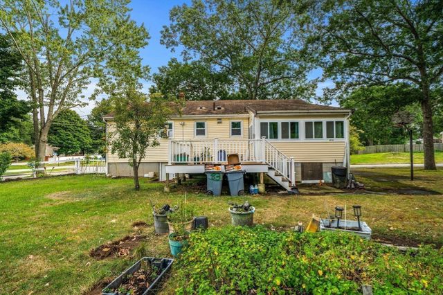 4 Niles Rd, Randolph, MA 02368
