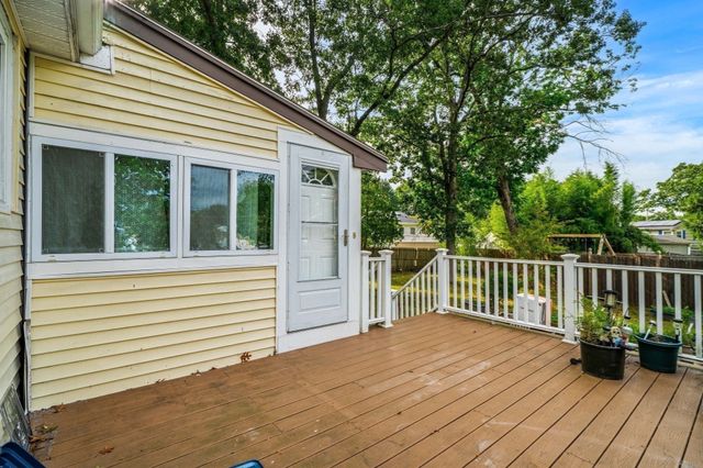 4 Niles Rd, Randolph, MA 02368
