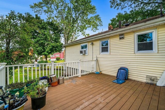 4 Niles Rd, Randolph, MA 02368