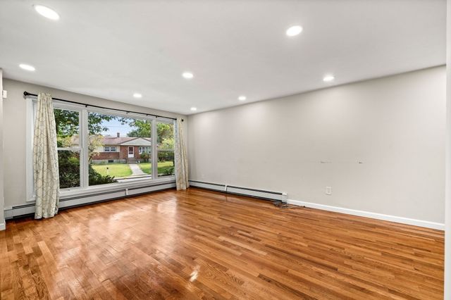 4 Niles Rd, Randolph, MA 02368