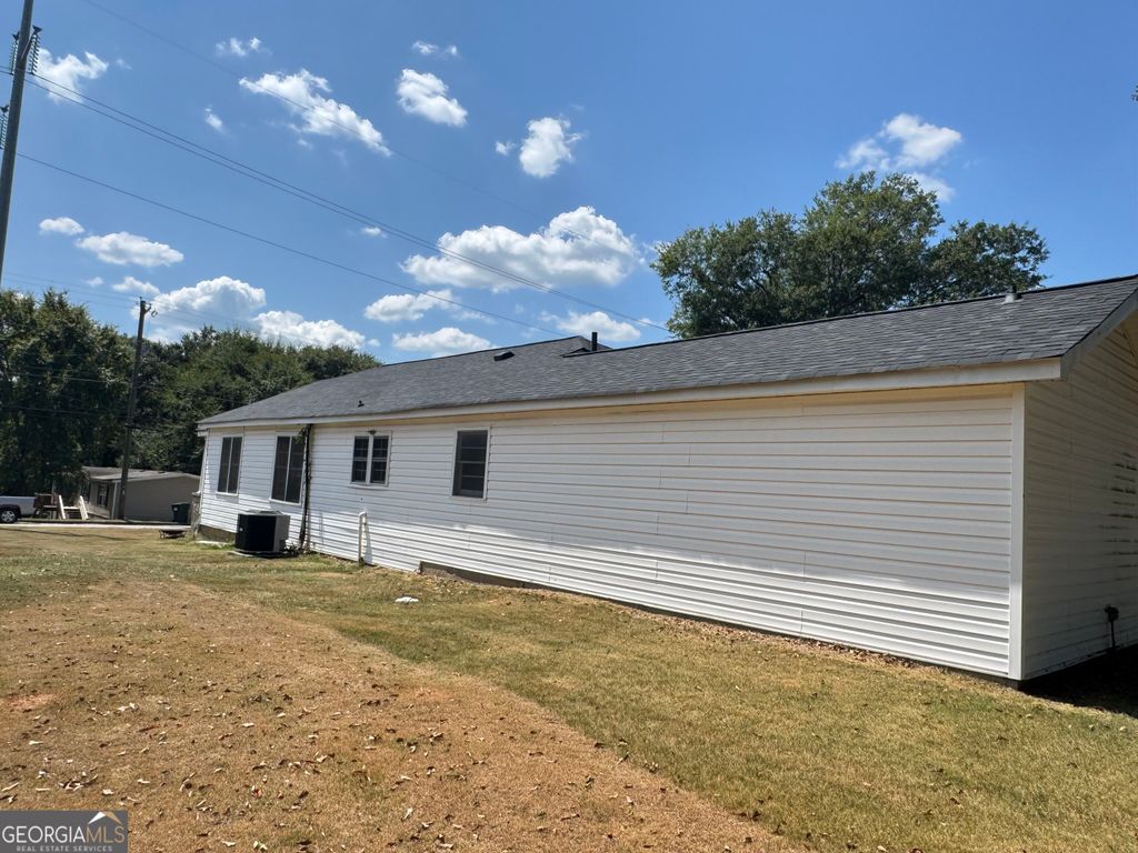 63 Clairmont Avenue, Elberton, GA 30635 — photo 5