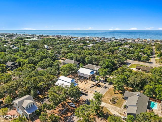 110 NE 41st Street, Oak Island, NC 28465