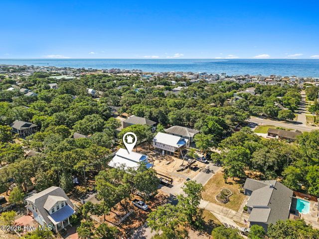 110 NE 41st Street, Oak Island, NC 28465